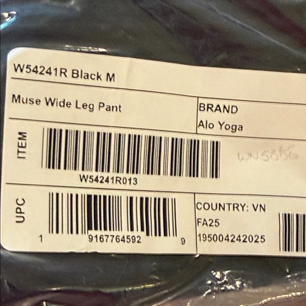 ALO Muse Wide Leg Pant - Black SIZE MEDIUM NWT - Picture 5 of 5